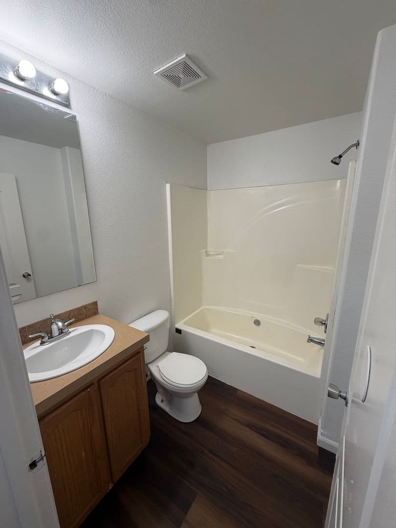 Claremore Apartment: 777 Hilltop Drive