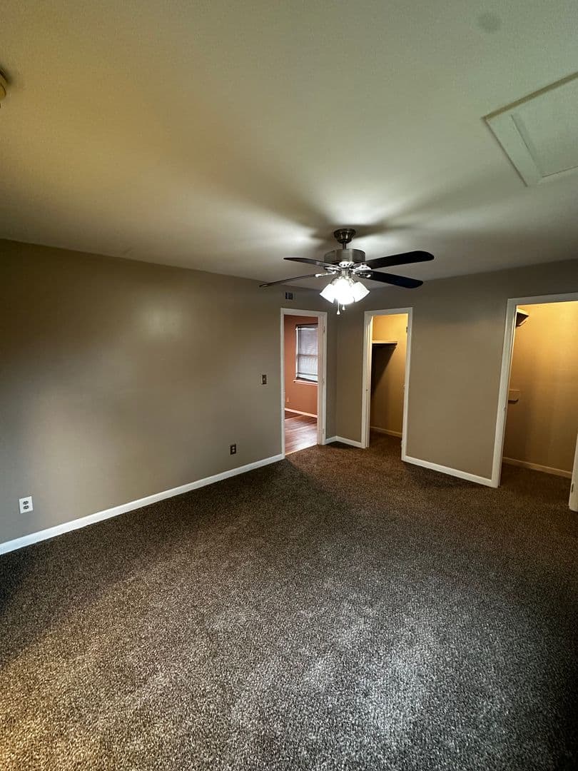 Claremore House: 705 E Park Street