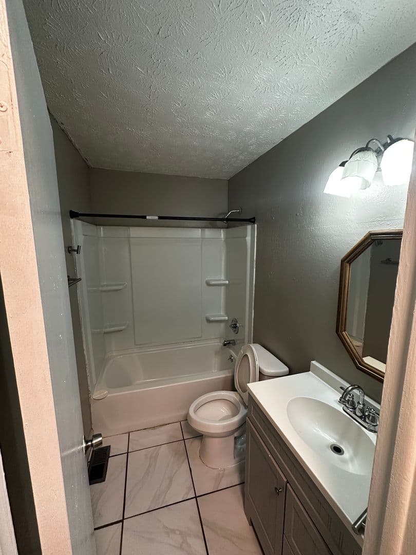 Claremore House: 705 E Park Street