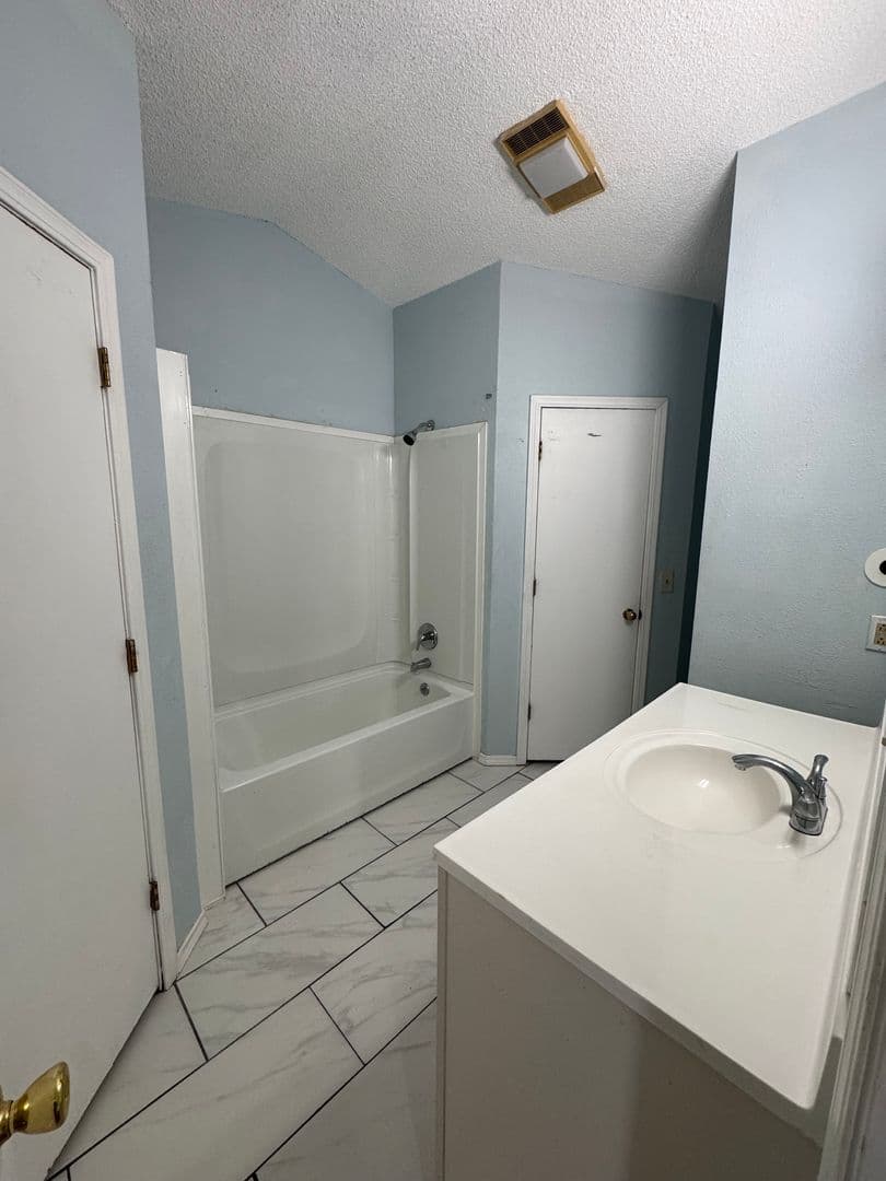 Broken Arrow House: 4515 W Princeton Pl