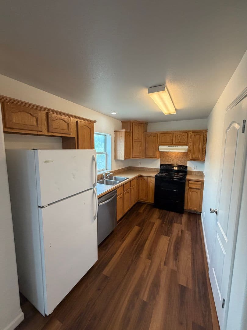 Claremore Apartment: 777 Hilltop Drive