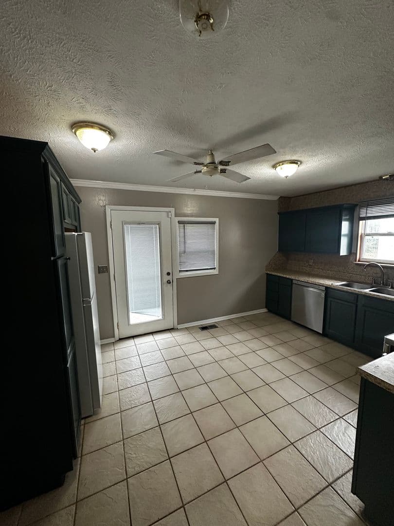 Claremore House: 705 E Park Street