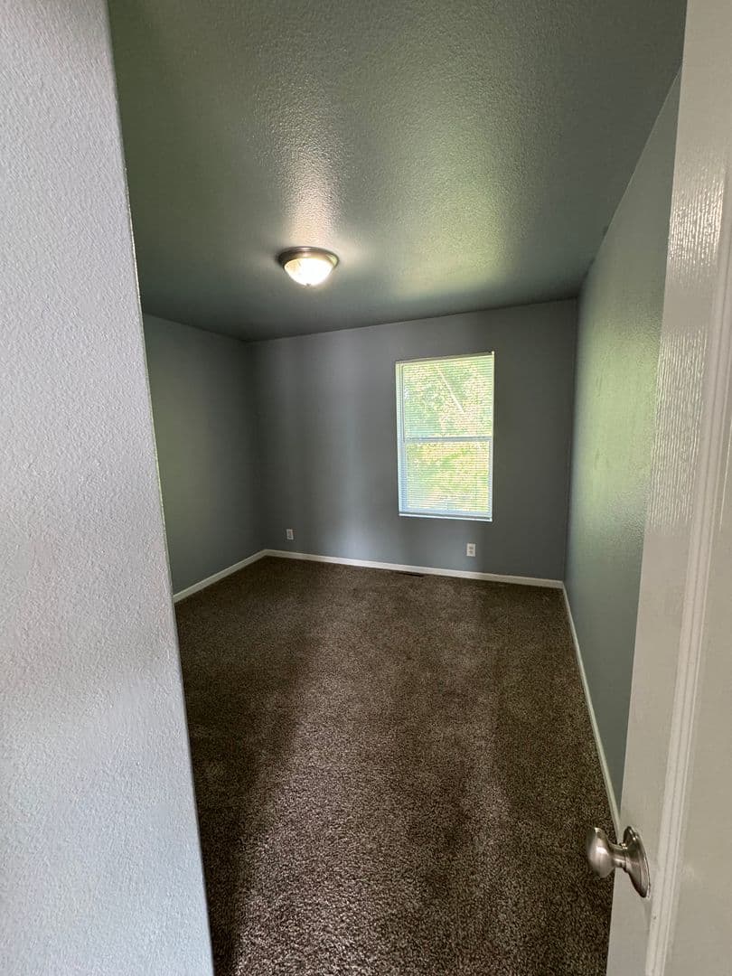 Claremore Apartment: 777 Hilltop Drive