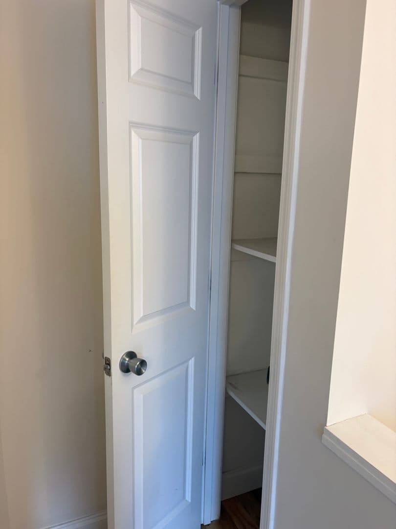 Huntington Apartment: 5919  Mahood