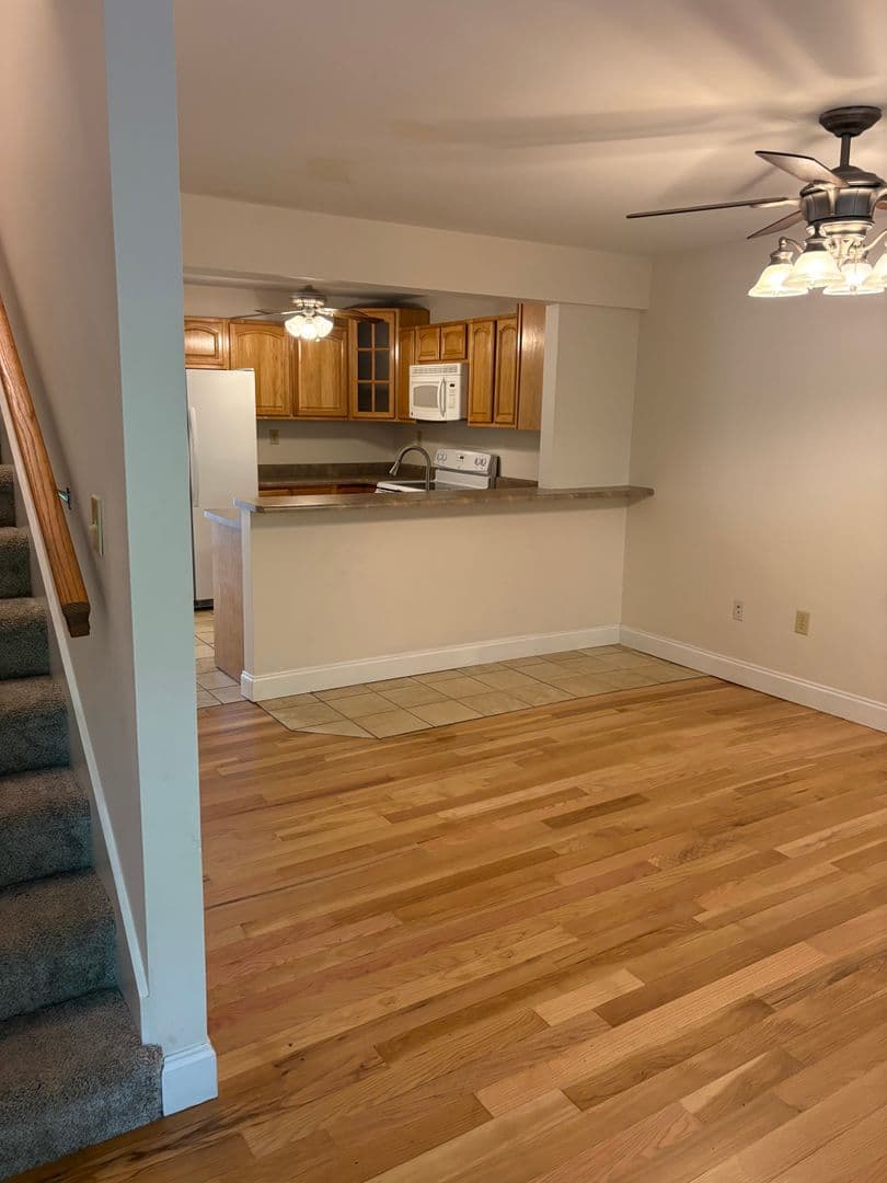 Huntington Apartment: 5919  Mahood