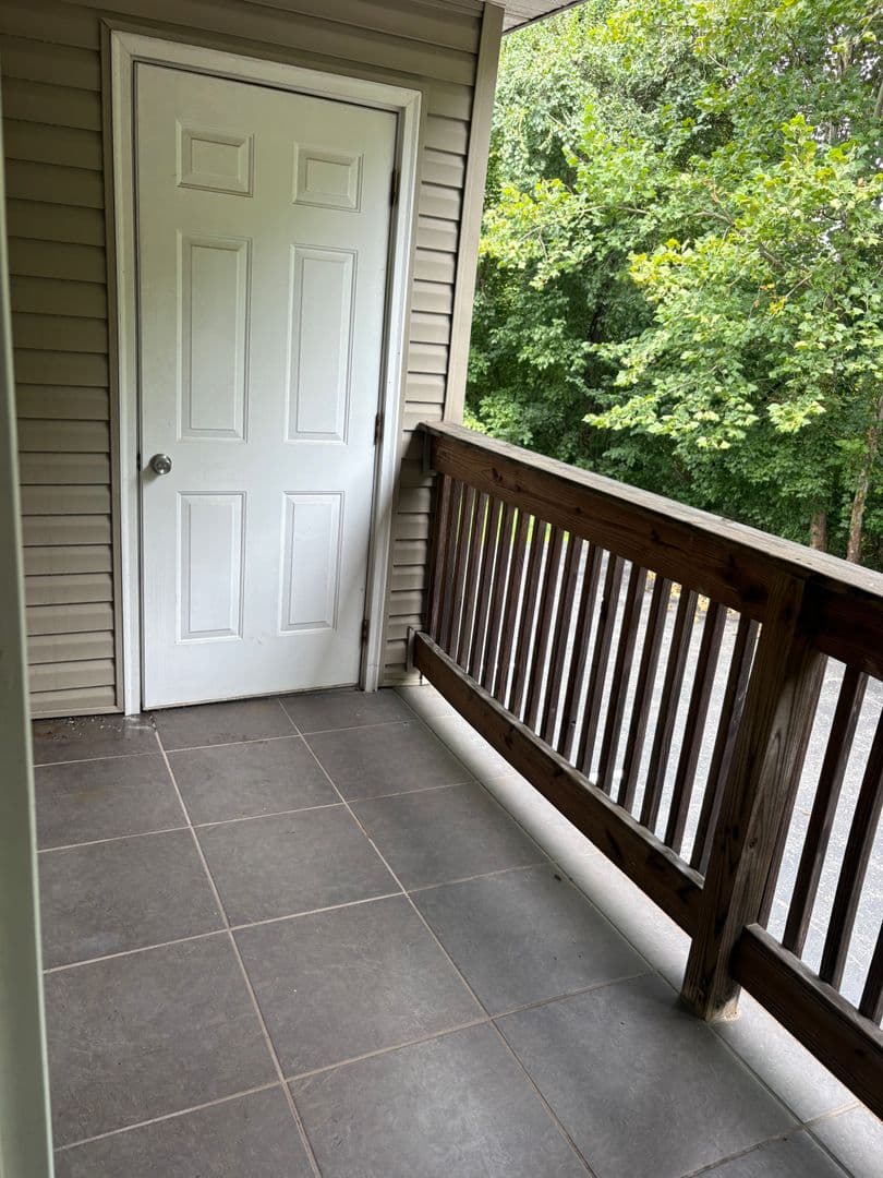Huntington Apartment: 5919  Mahood
