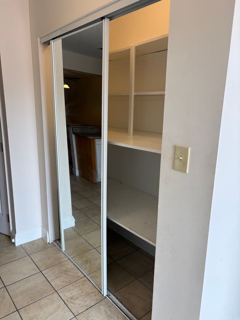 Huntington Apartment: 5919  Mahood