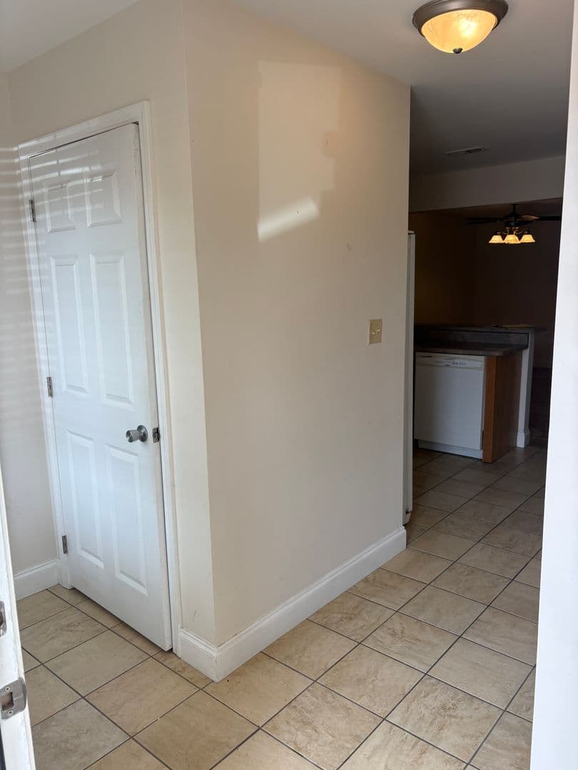 Huntington Apartment: 5919  Mahood