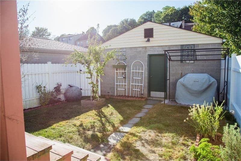 Pittsburgh House: 122 Olympia Street