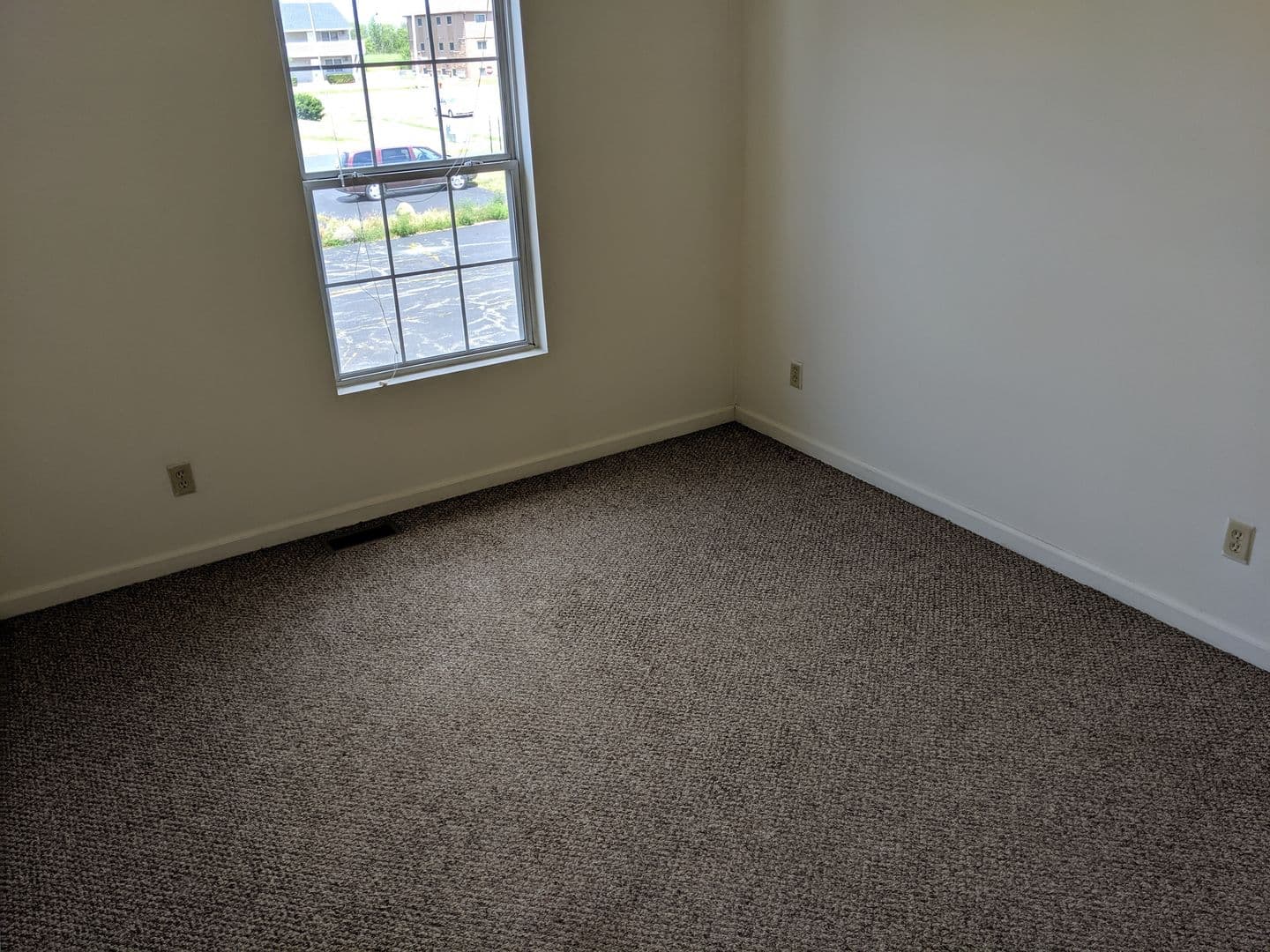DeKalb Apartment: 1205 Rushmoore Drive