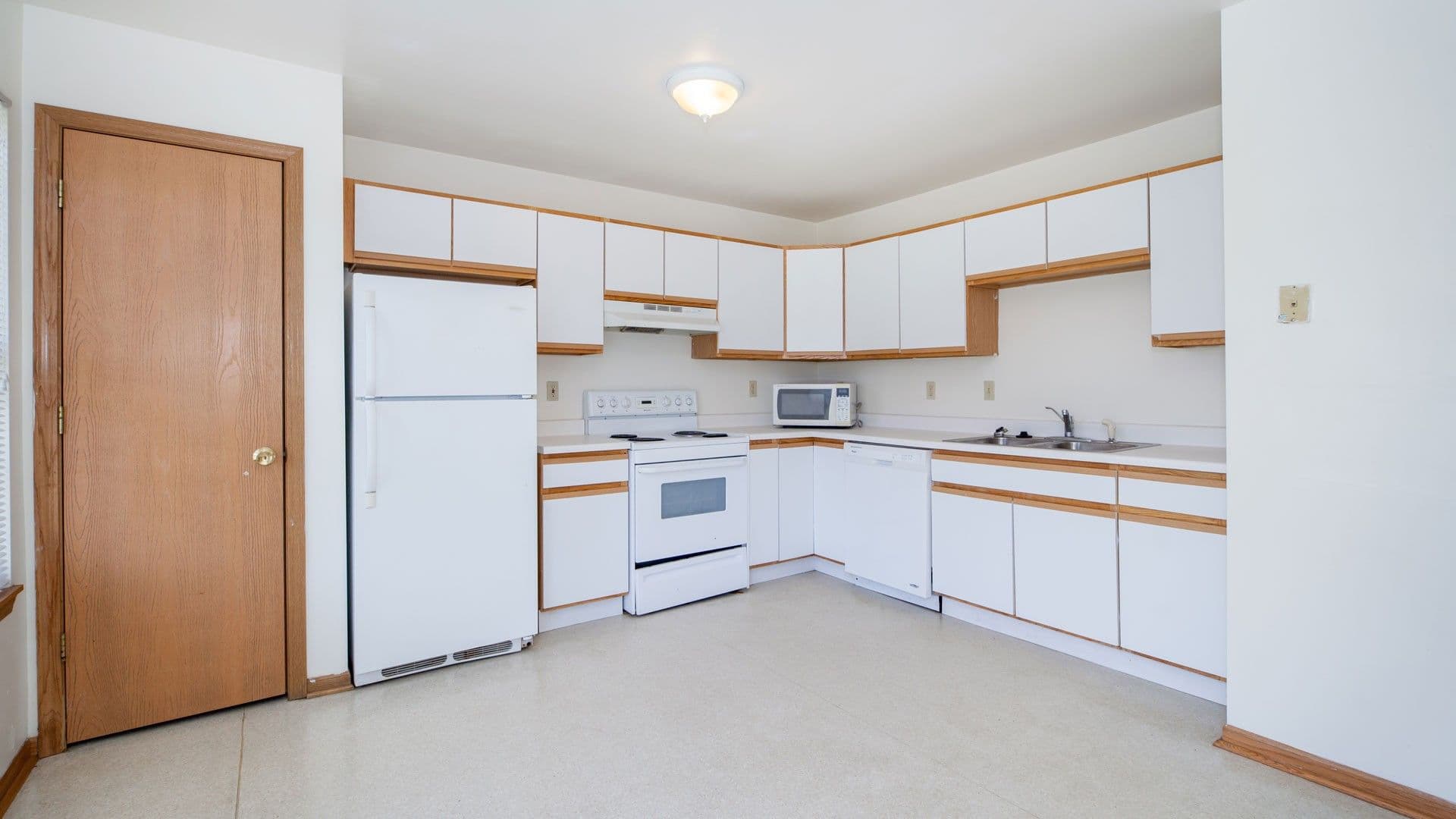 DeKalb Apartment: 768 Fotis Drive