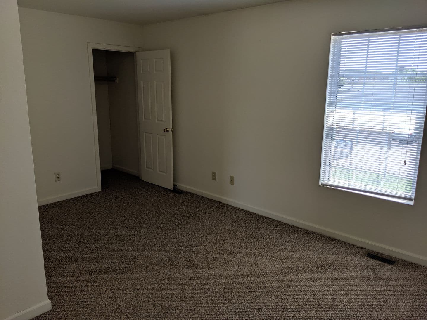 DeKalb Apartment: 1205 Rushmoore Drive