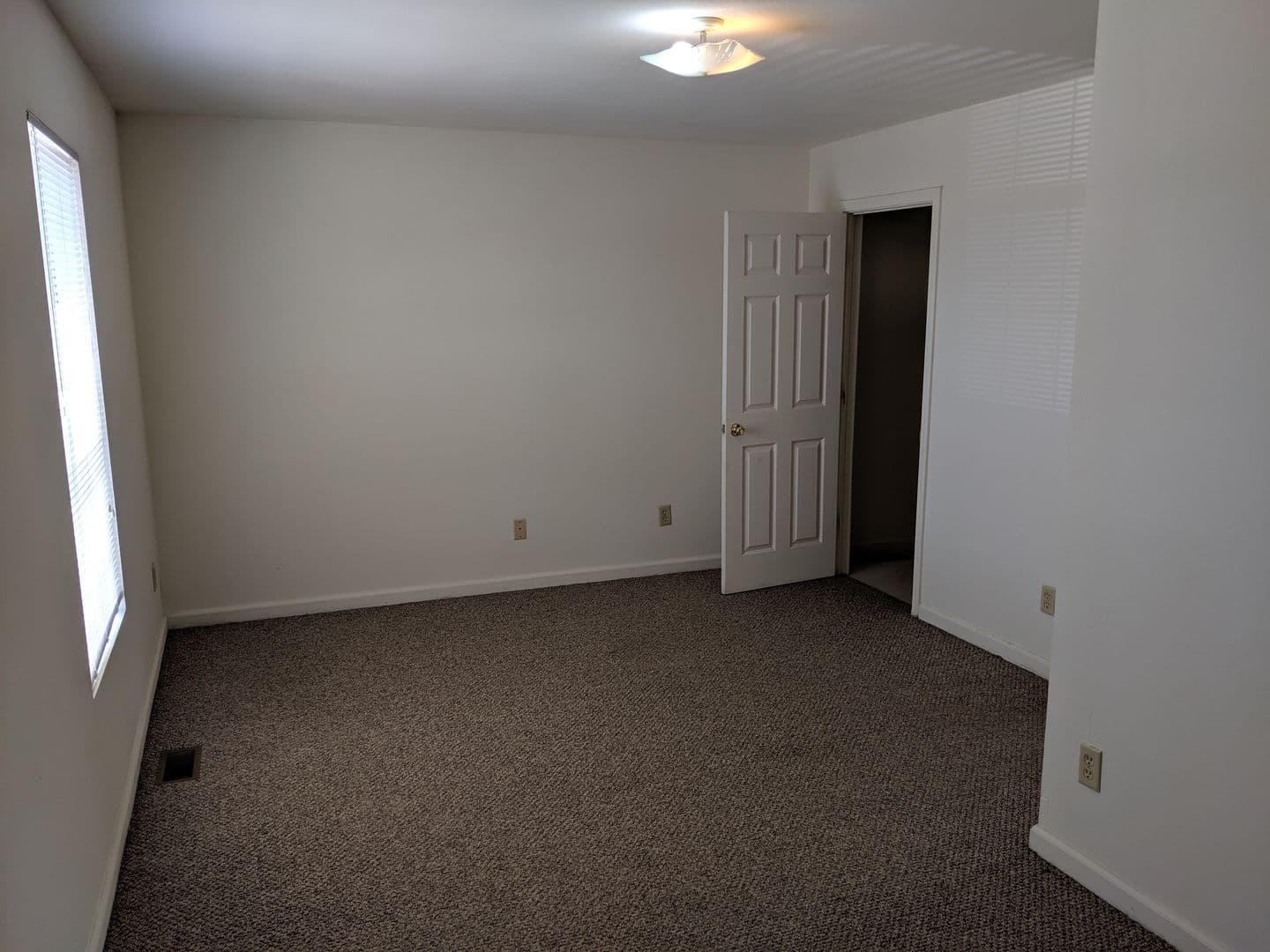 DeKalb Apartment: 1205 Rushmoore Drive
