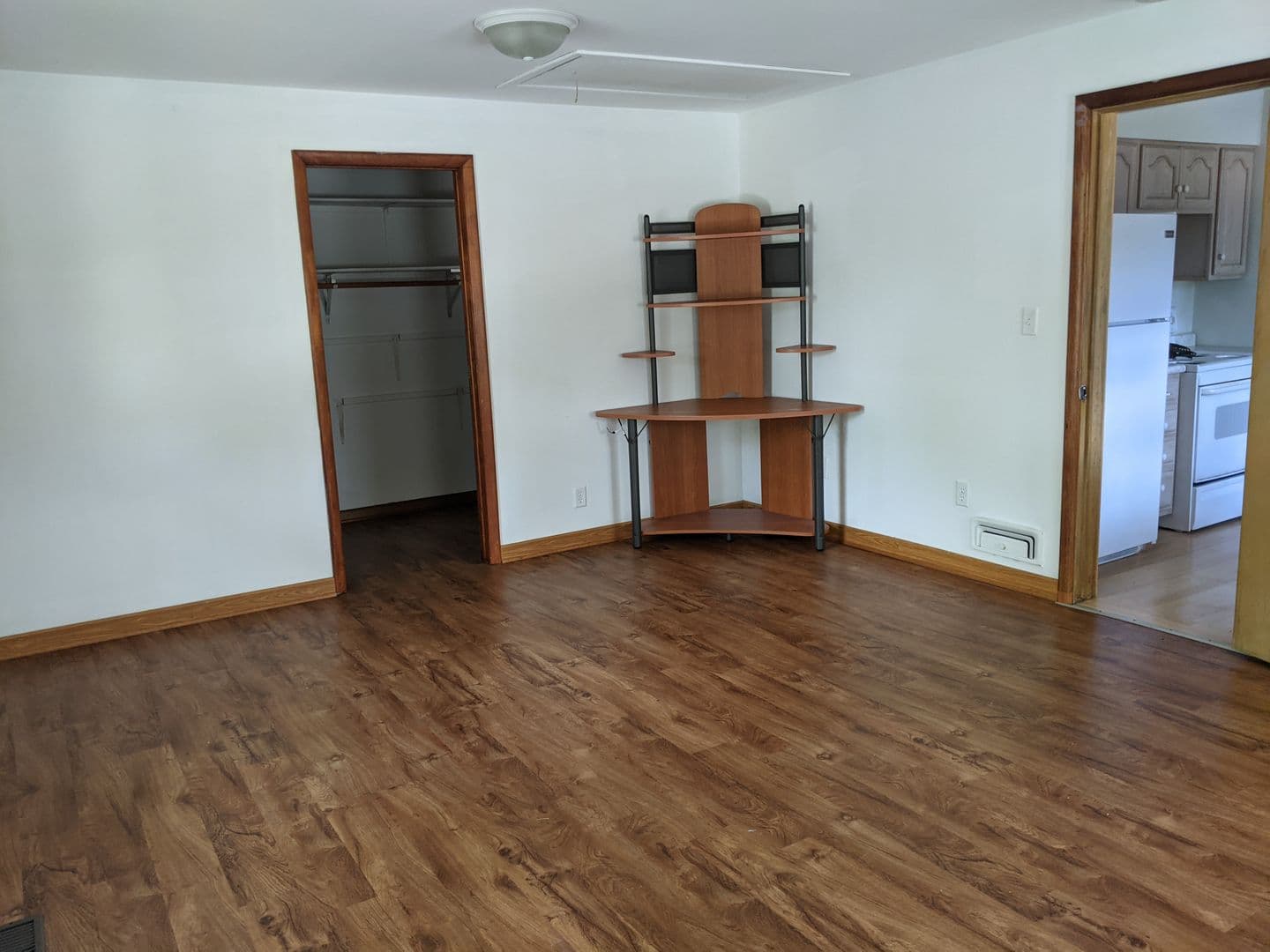DeKalb House: 436 Russell Road