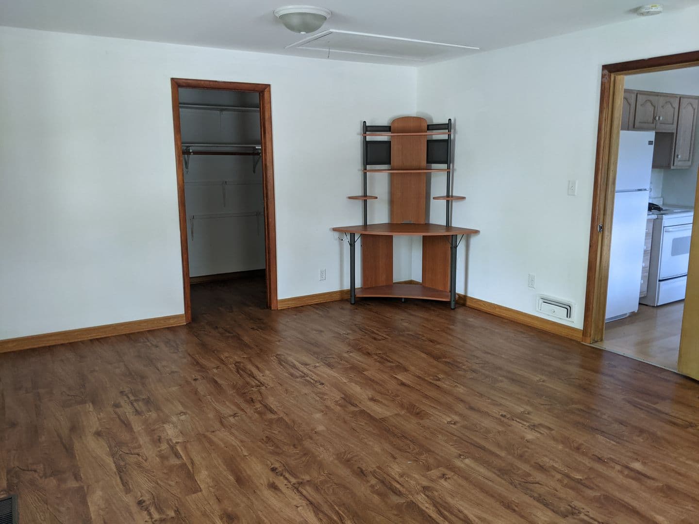 DeKalb House: 436 Russell Road