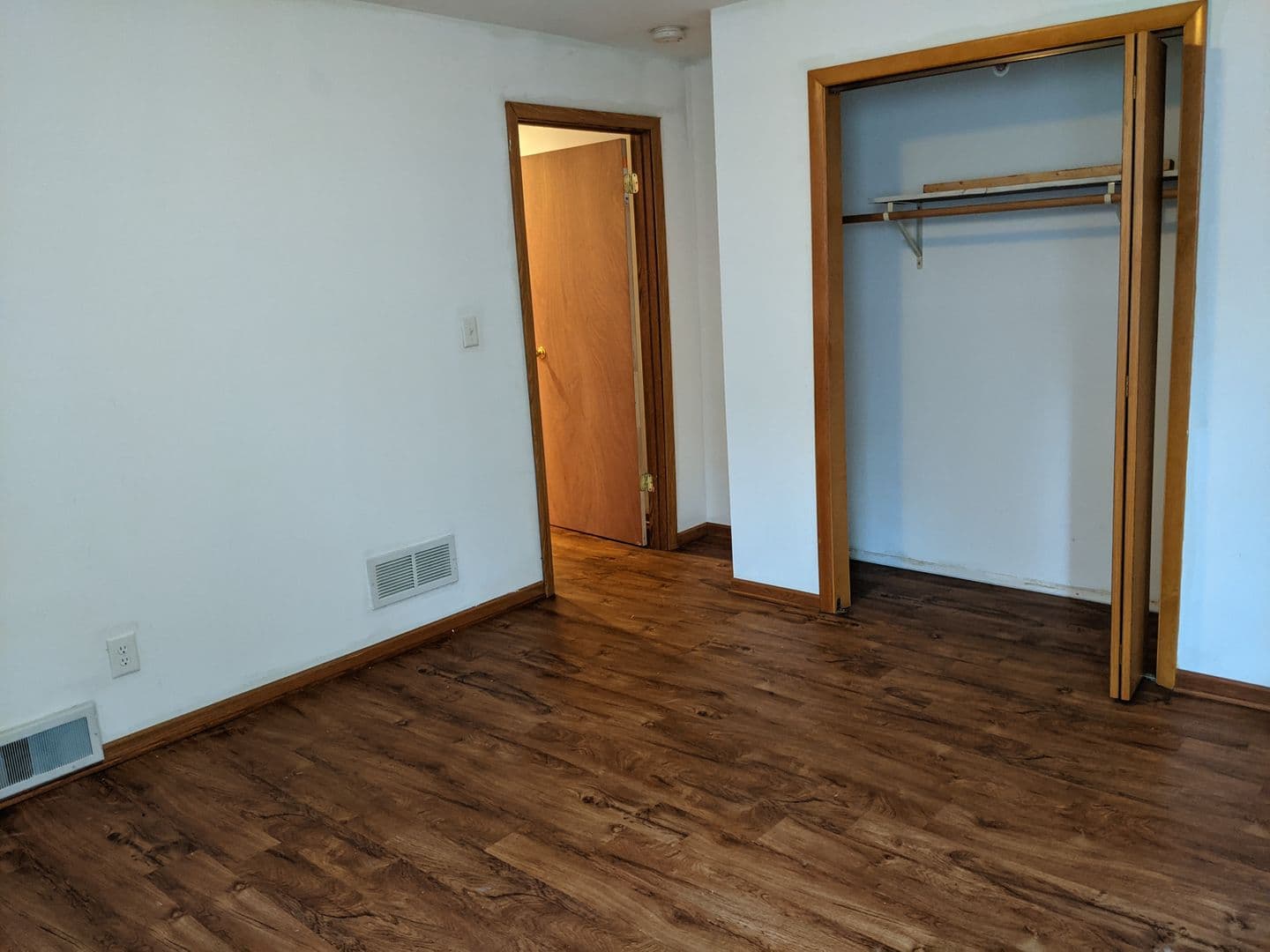 DeKalb House: 436 Russell Road