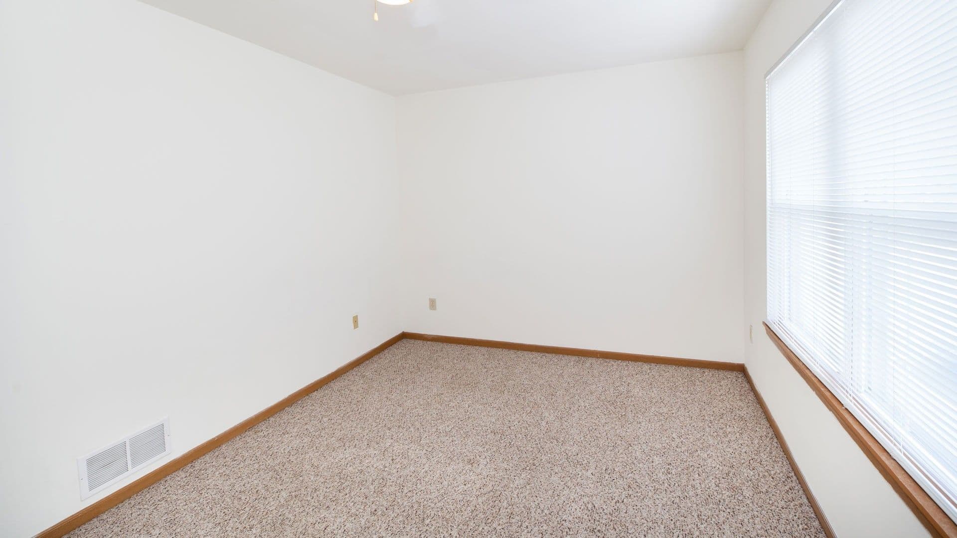 DeKalb Apartment: 768 Fotis Drive