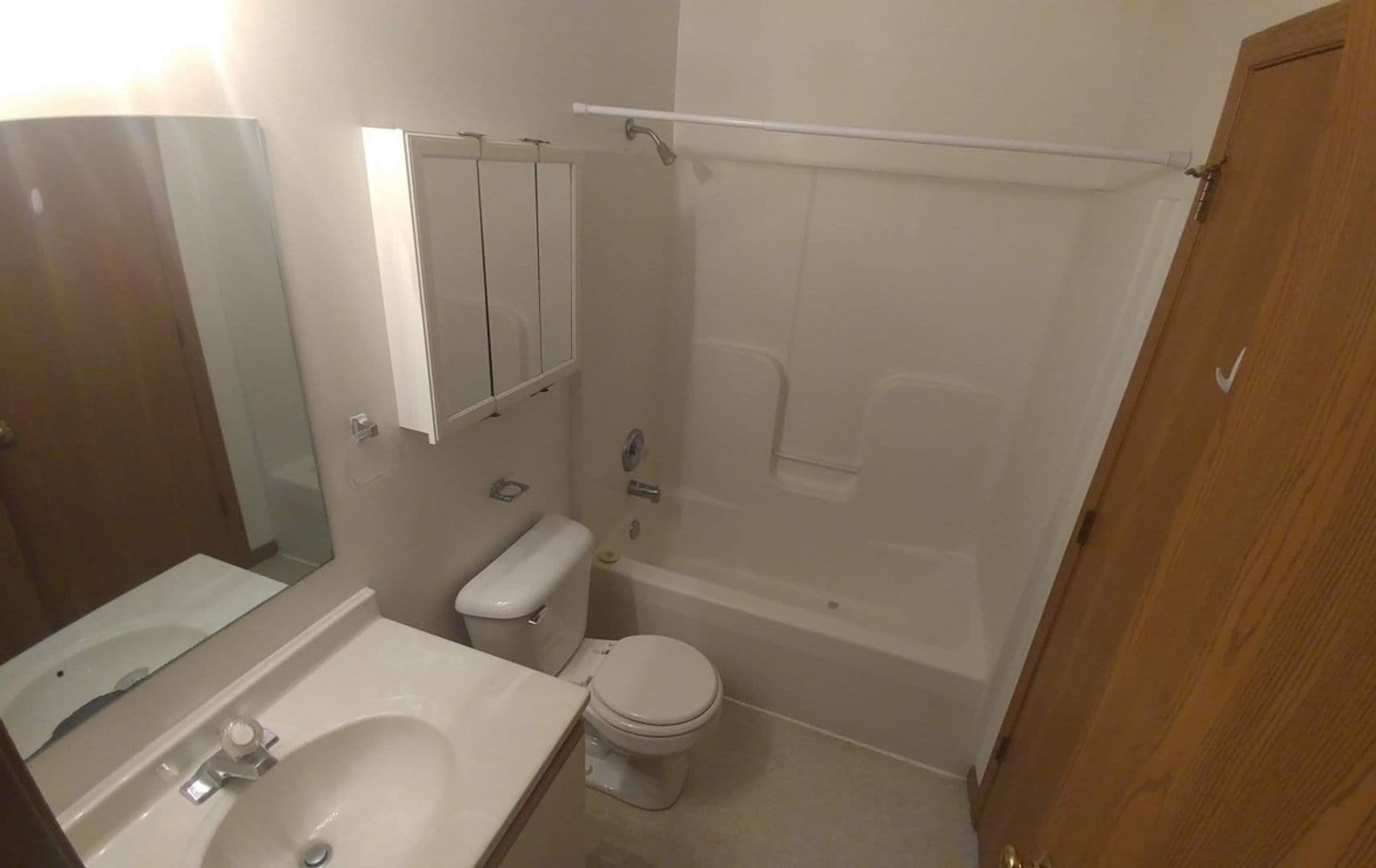 DeKalb Apartment: 1107 Regent Drive