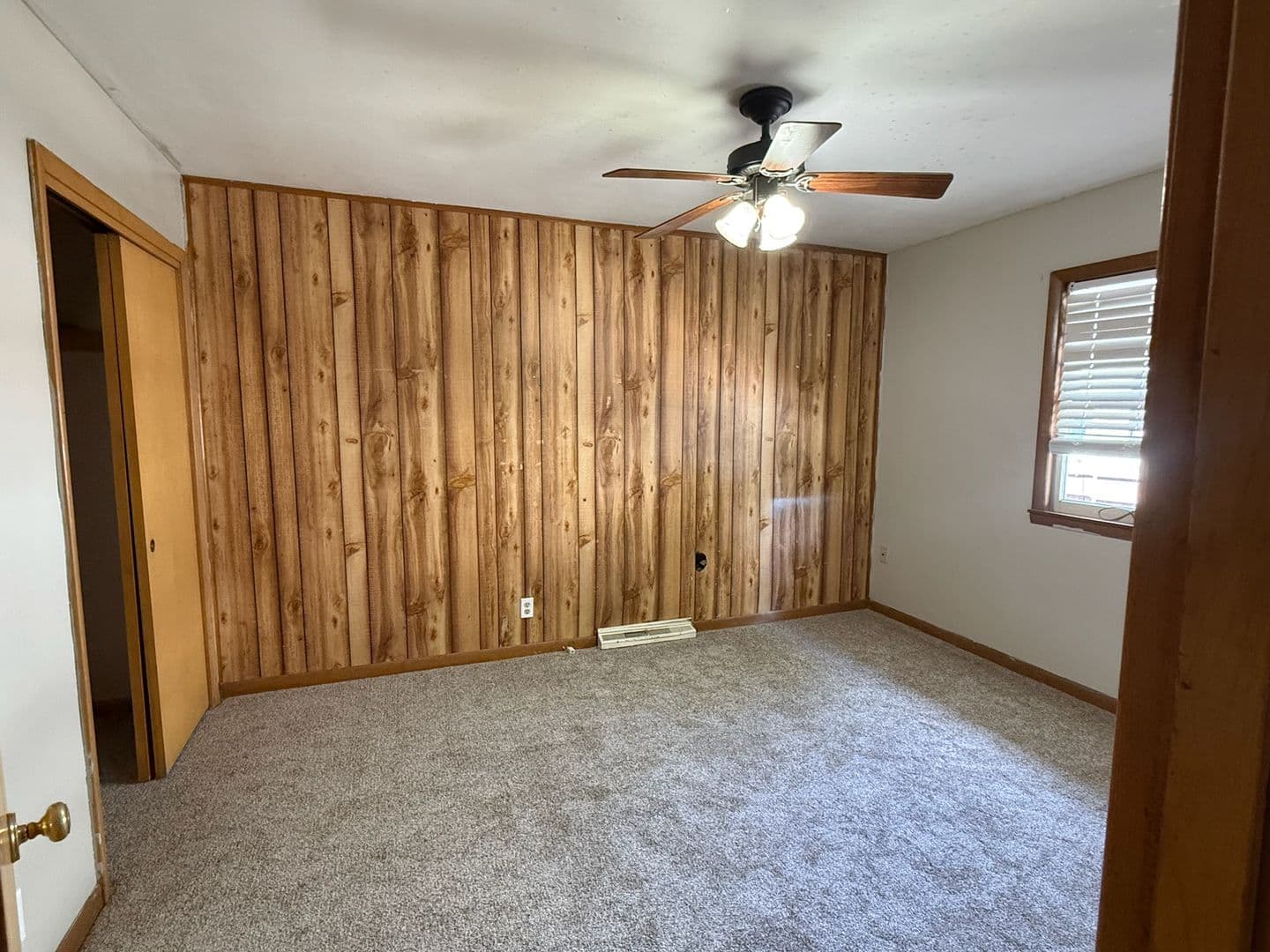 DeKalb House: 815 Charles St