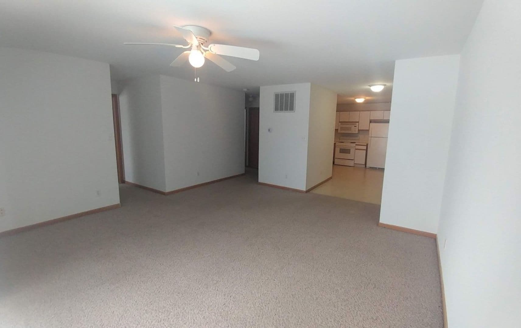 DeKalb Apartment: 1107 Regent Drive