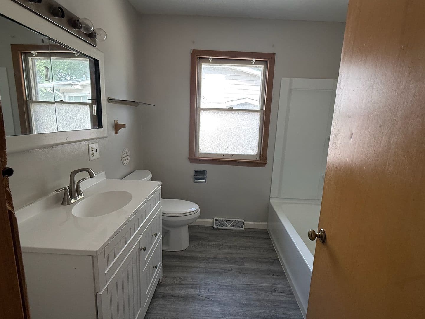 DeKalb House: 815 Charles St