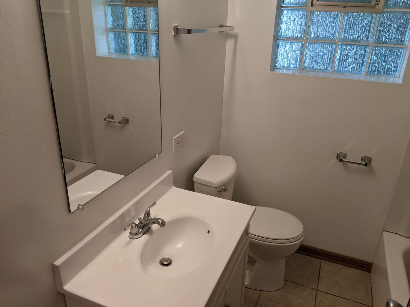DeKalb House: 436 Russell Road