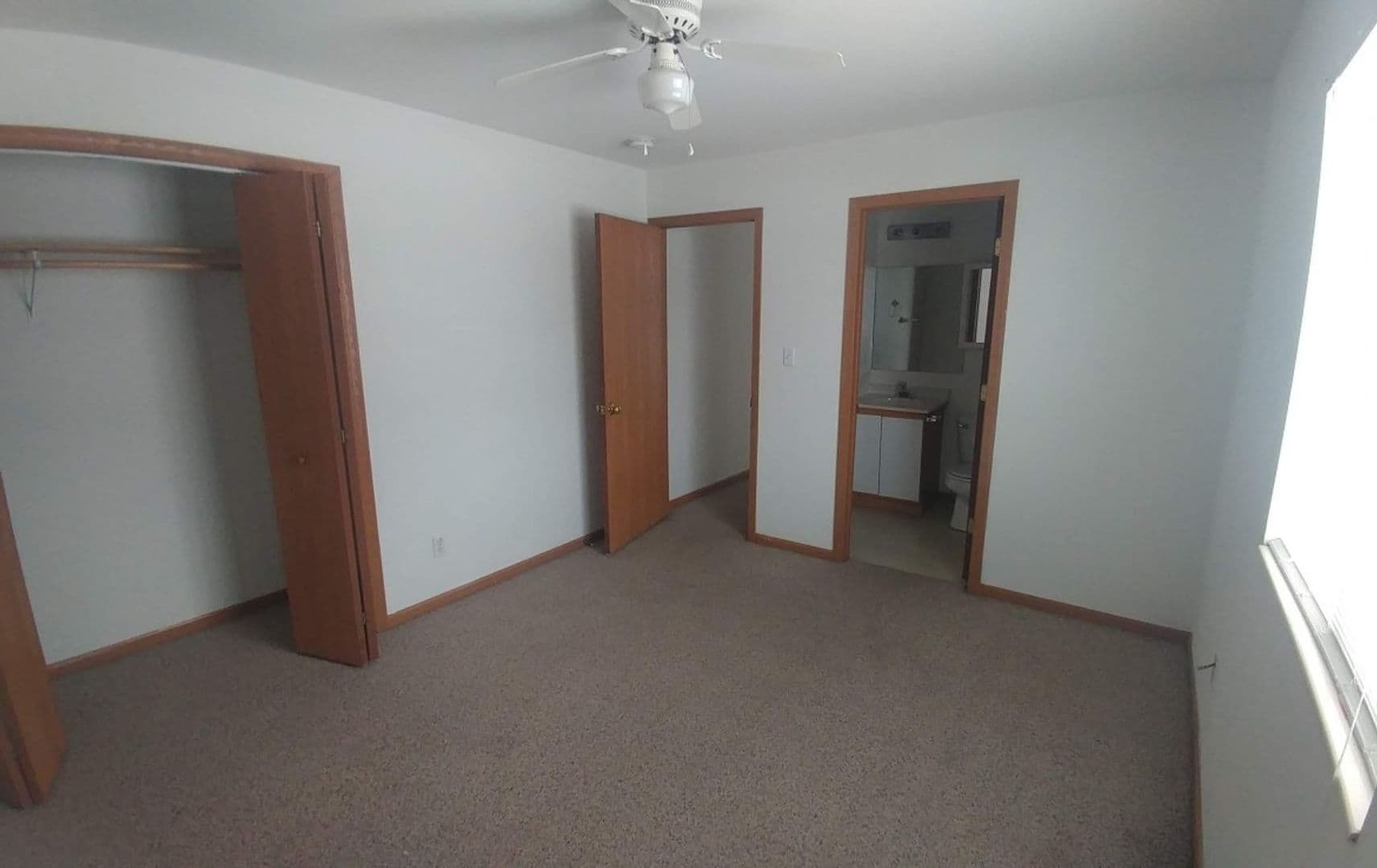 DeKalb Apartment: 1107 Regent Drive