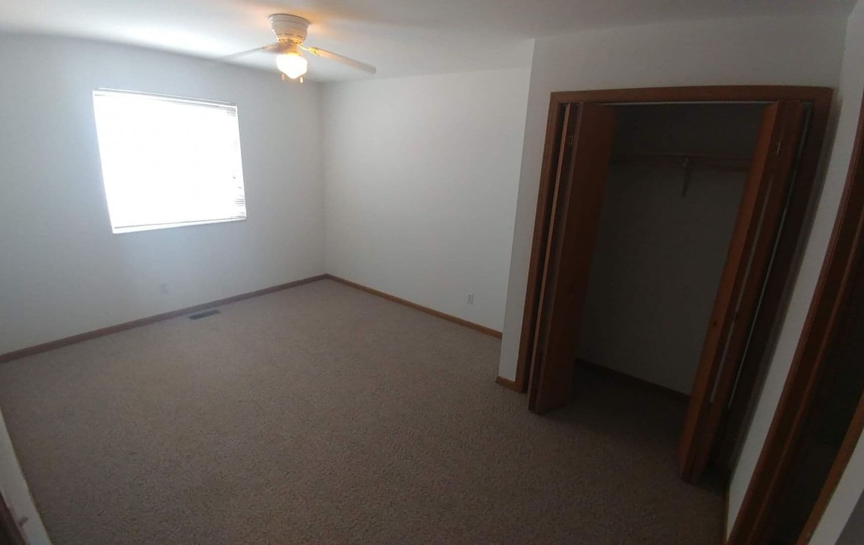 DeKalb Apartment: 1107 Regent Drive