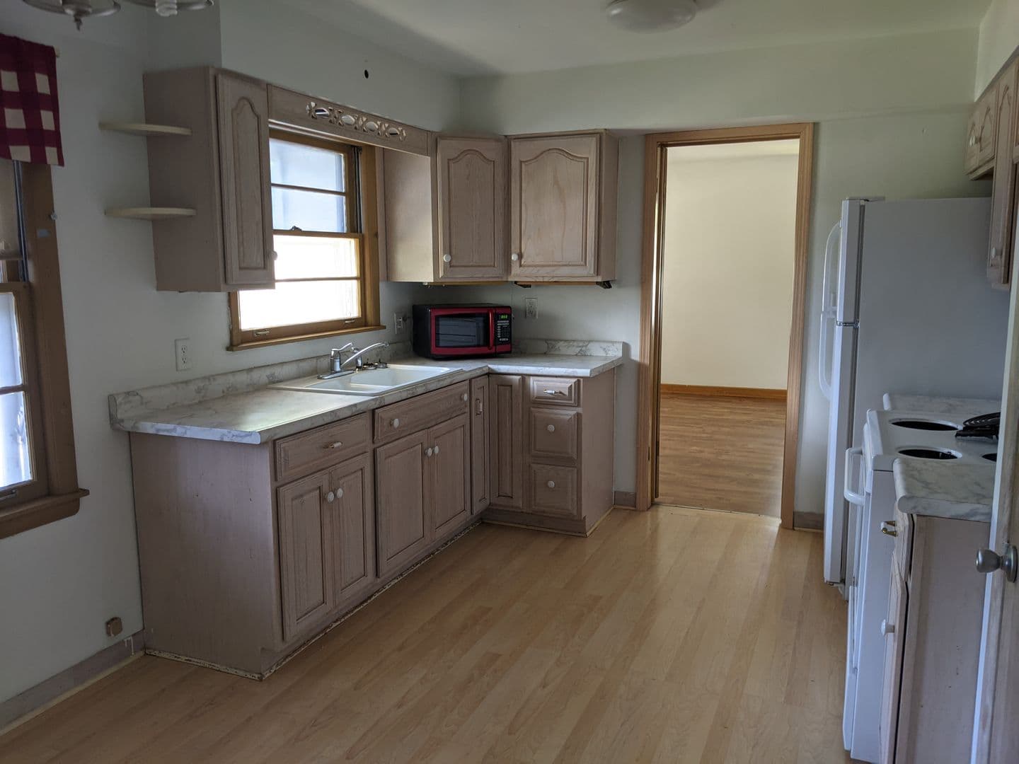 DeKalb House: 436 Russell Road