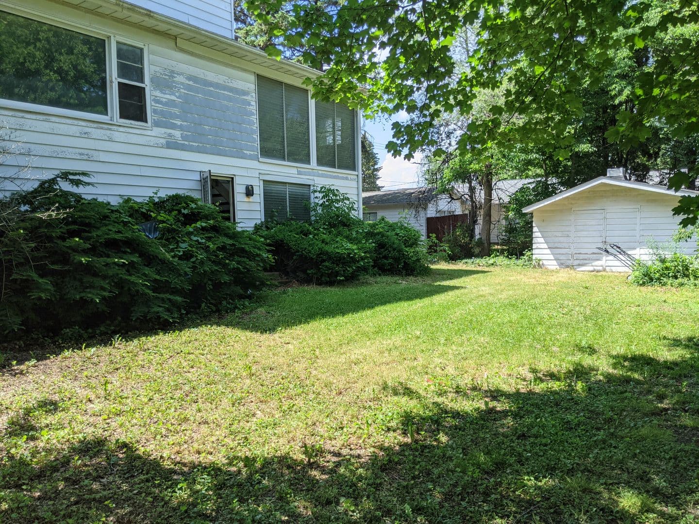 DeKalb House: 436 Russell Road