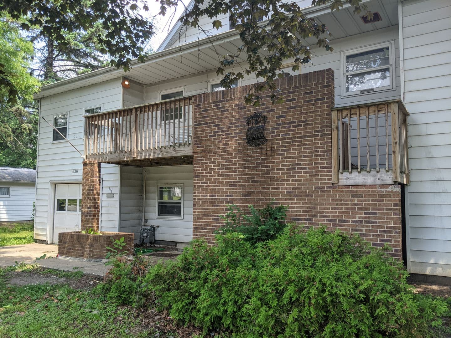 DeKalb House: 436 Russell Road
