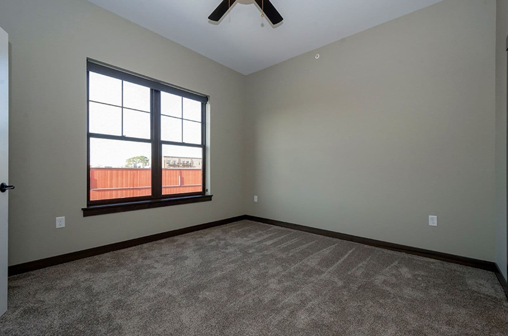Cedar Rapids Apartment: 1120 Depot Lane SE