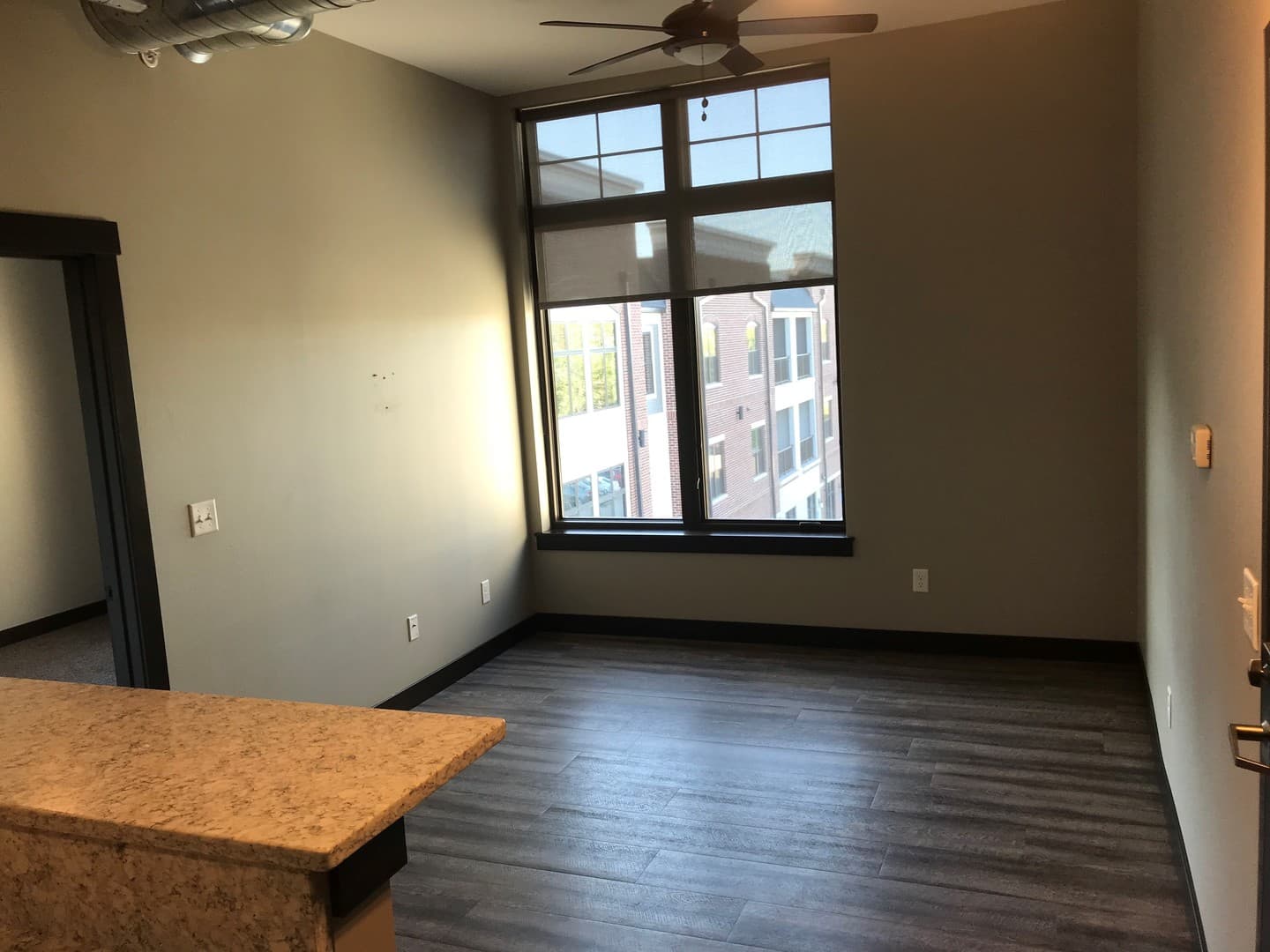 Cedar Rapids Apartment: 460 12th Avenue SE