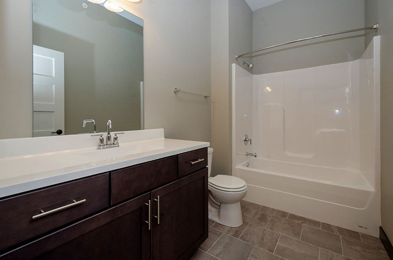 Cedar Rapids Apartment: 1120 Depot Lane SE
