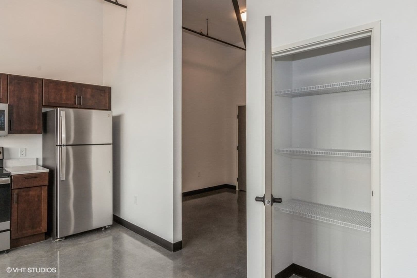 Cedar Rapids Apartment: 916 16th St NE
