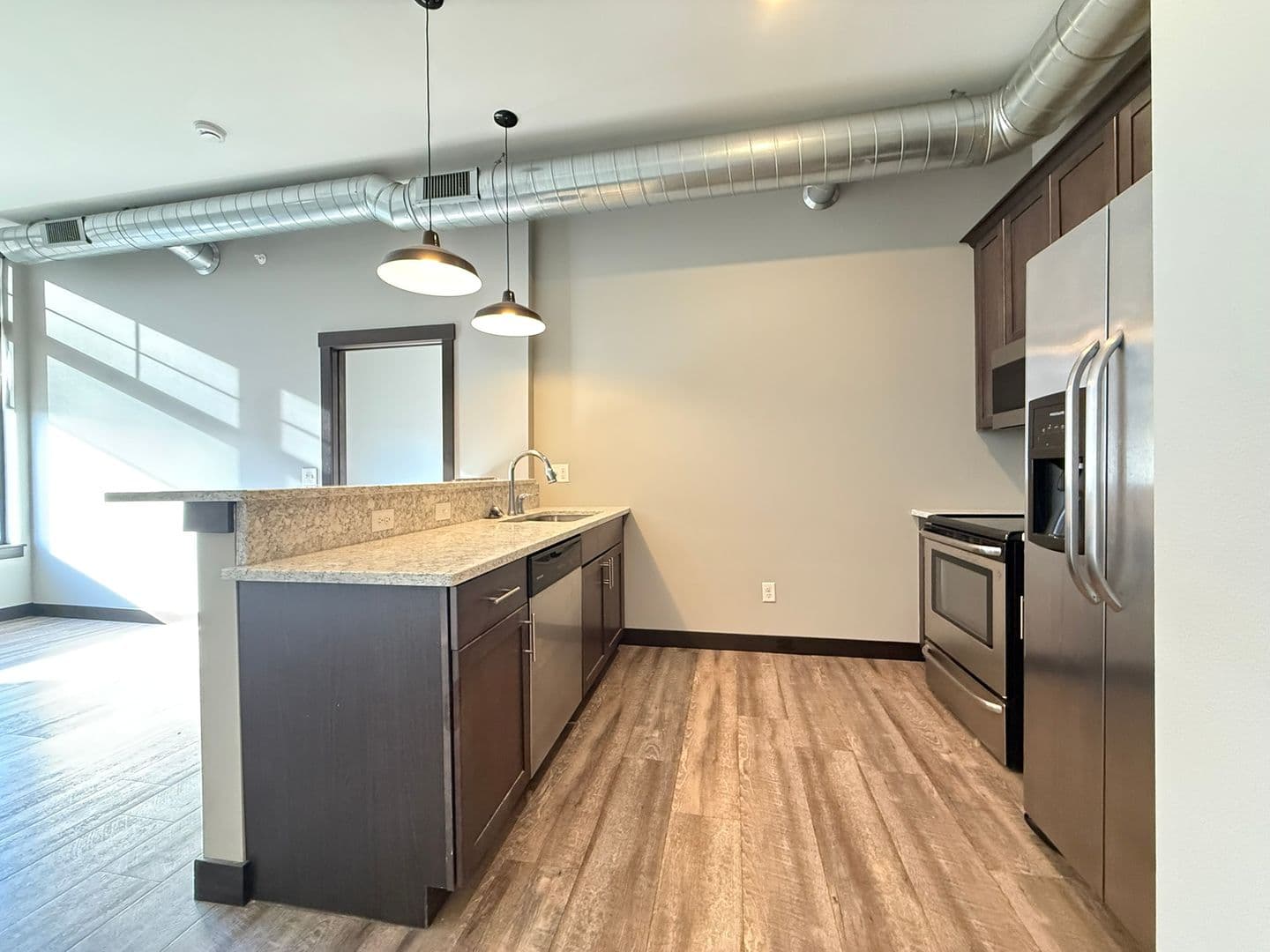Cedar Rapids Apartment: 460 12th Avenue SE
