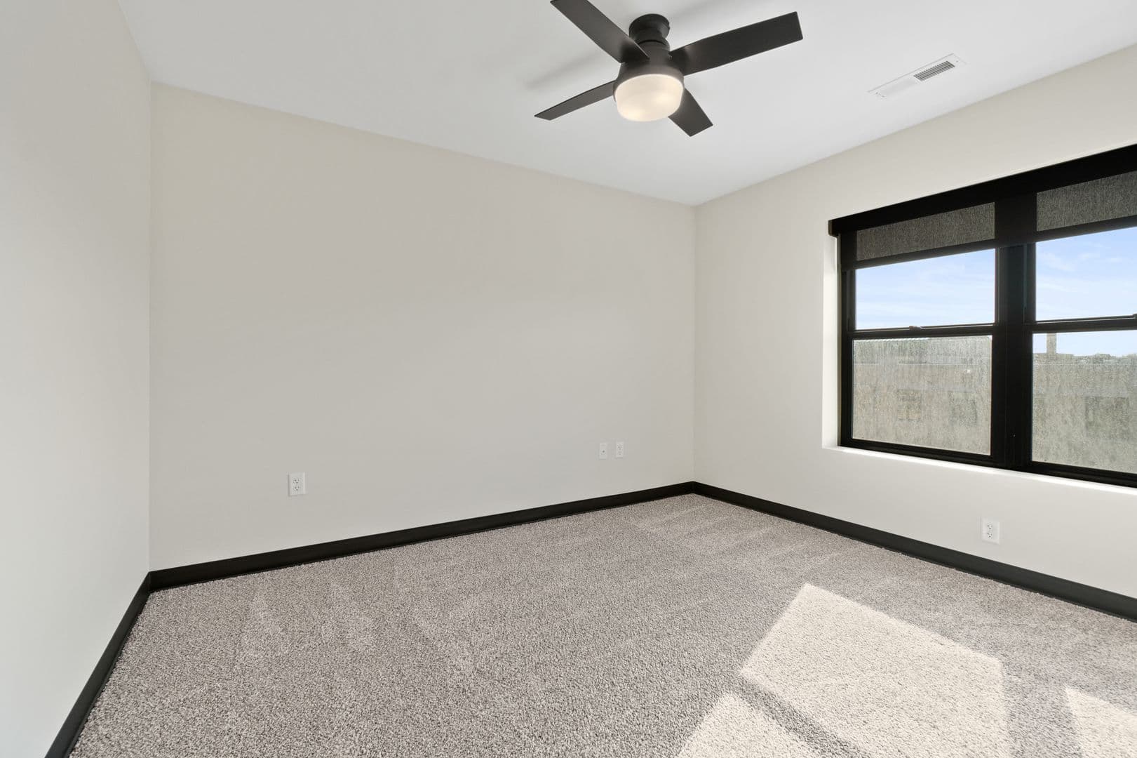Cedar Rapids Apartment: 275 1st Ave SW