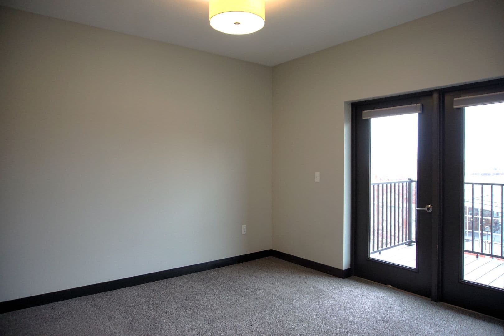 Cedar Rapids Apartment: 1028 3rd Street SE - 409