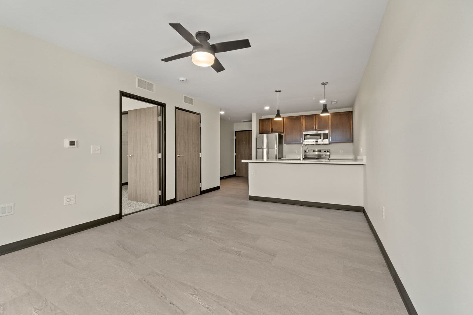 Cedar Rapids Apartment: 275 1st Ave SW