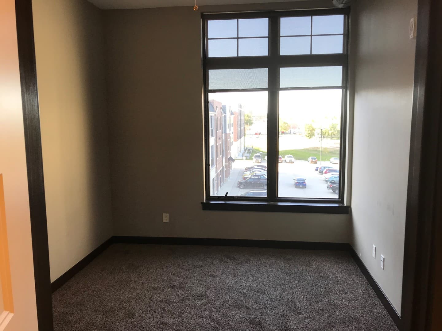 Cedar Rapids Apartment: 460 12th Avenue SE
