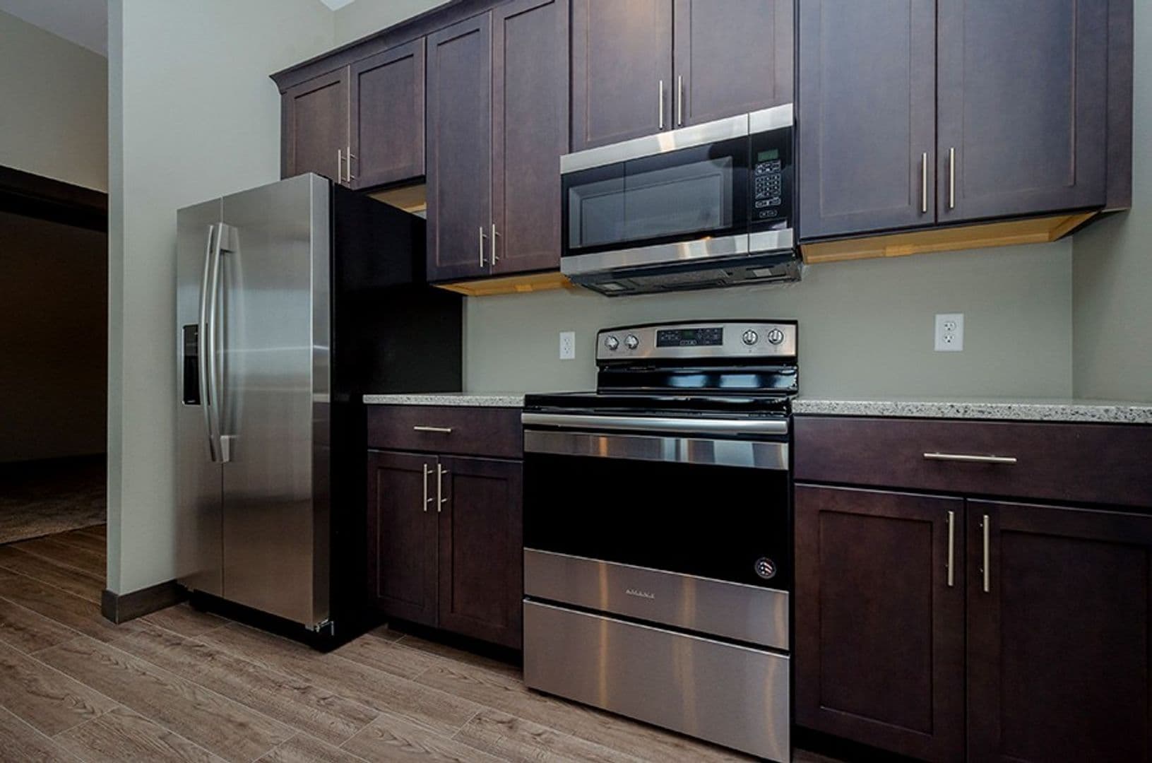 Cedar Rapids Apartment: 1120 Depot Lane SE