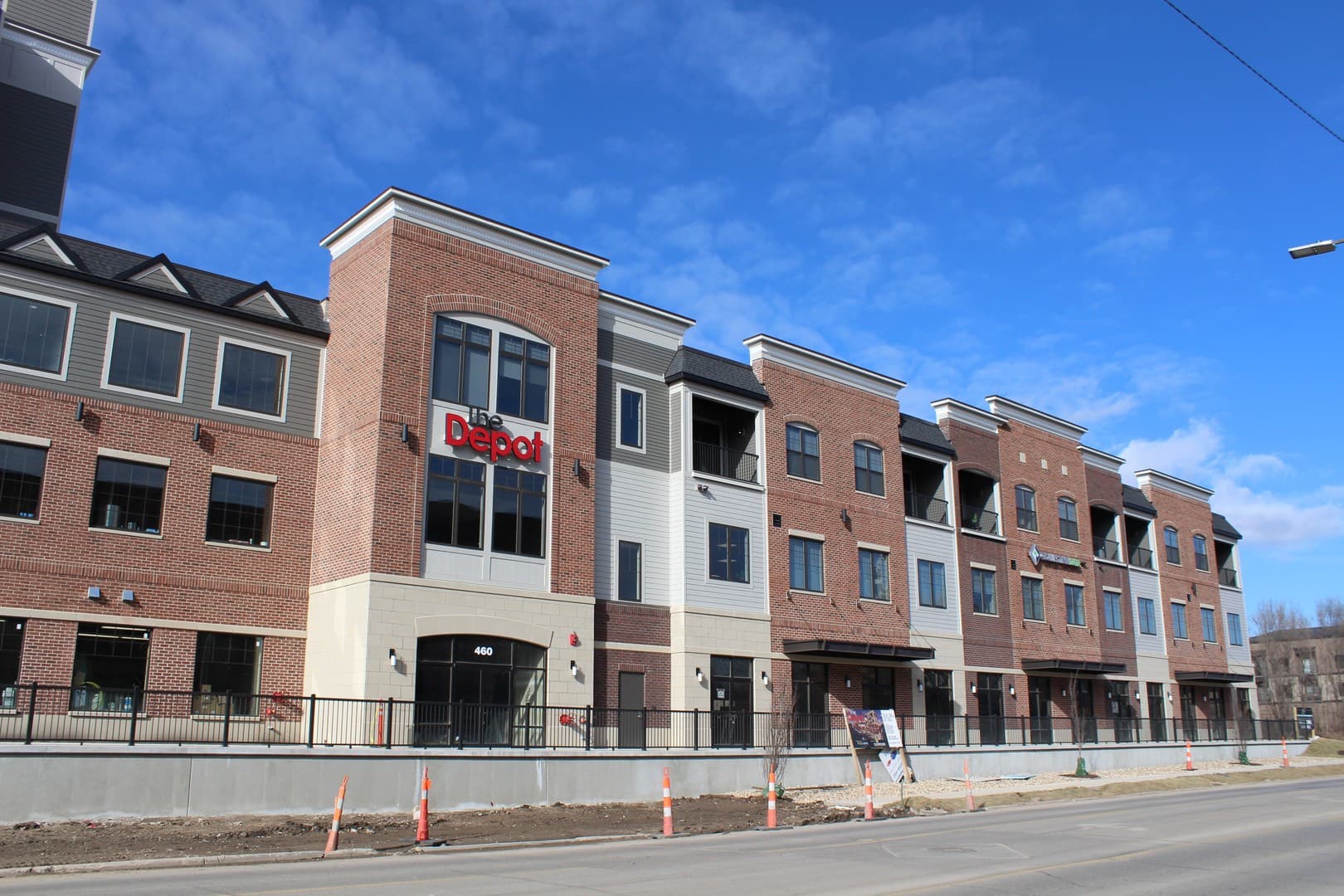 Cedar Rapids Apartment: 460 12th Avenue SE