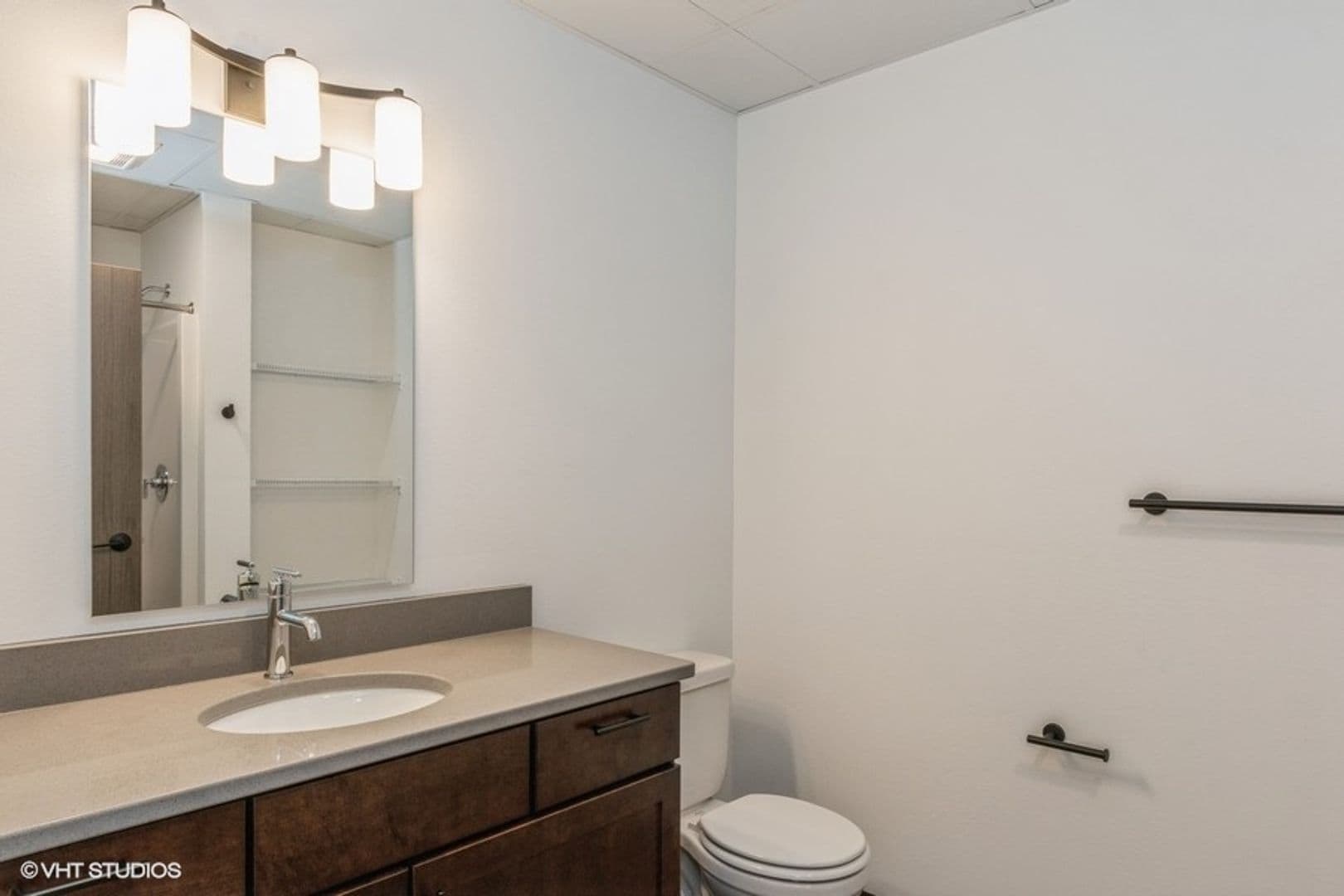 Cedar Rapids Apartment: 916 16th St NE