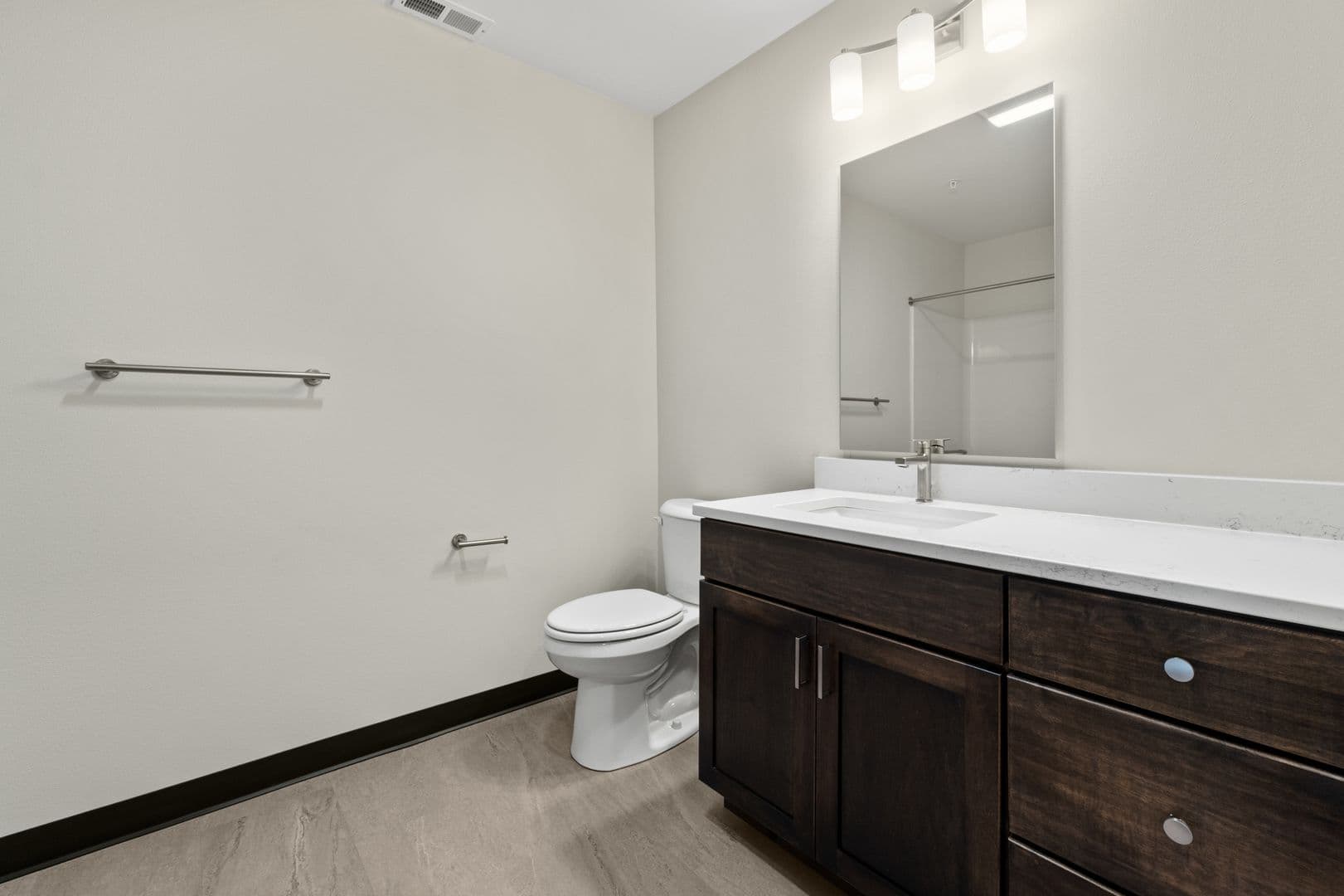 Cedar Rapids Apartment: 275 1st Ave SW