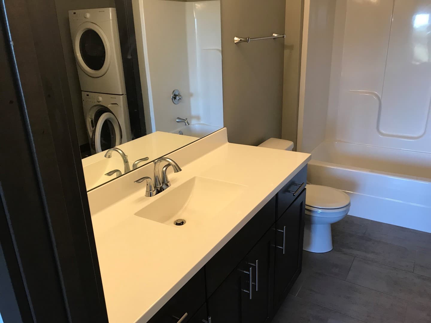 Cedar Rapids Apartment: 460 12th Avenue SE