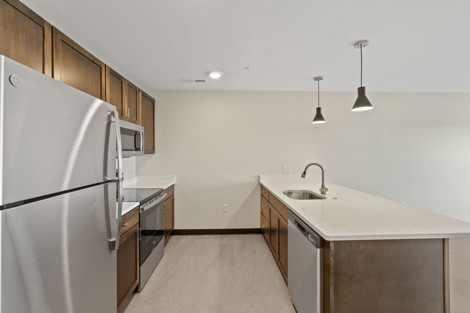 Cedar Rapids Apartment: 275 1st Ave SW