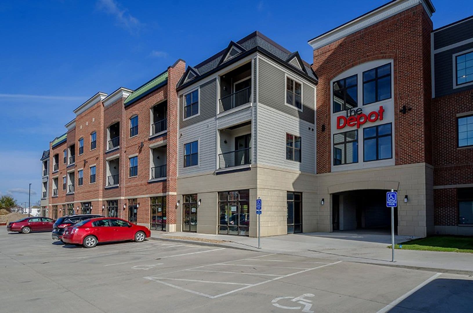 Cedar Rapids Apartment: 1120 Depot Lane SE