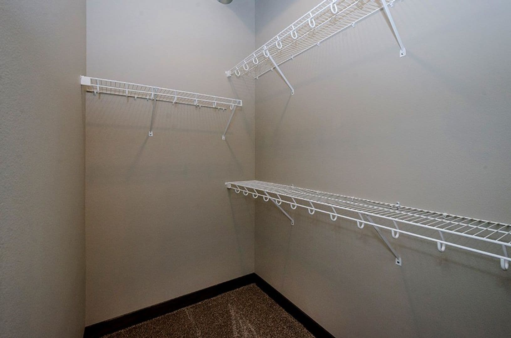 Cedar Rapids Apartment: 1120 Depot Lane SE