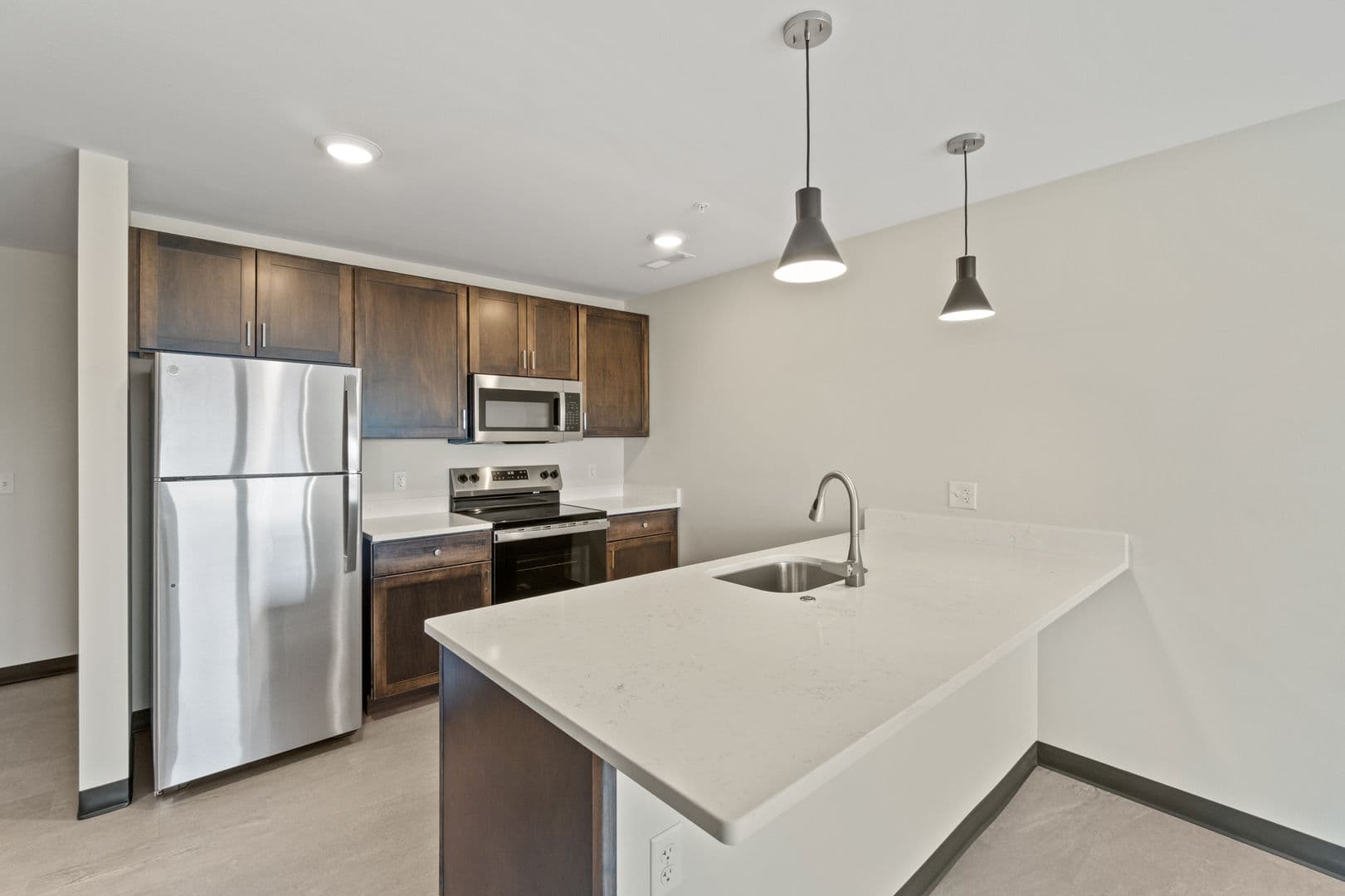 Cedar Rapids Apartment: 275 1st Ave SW