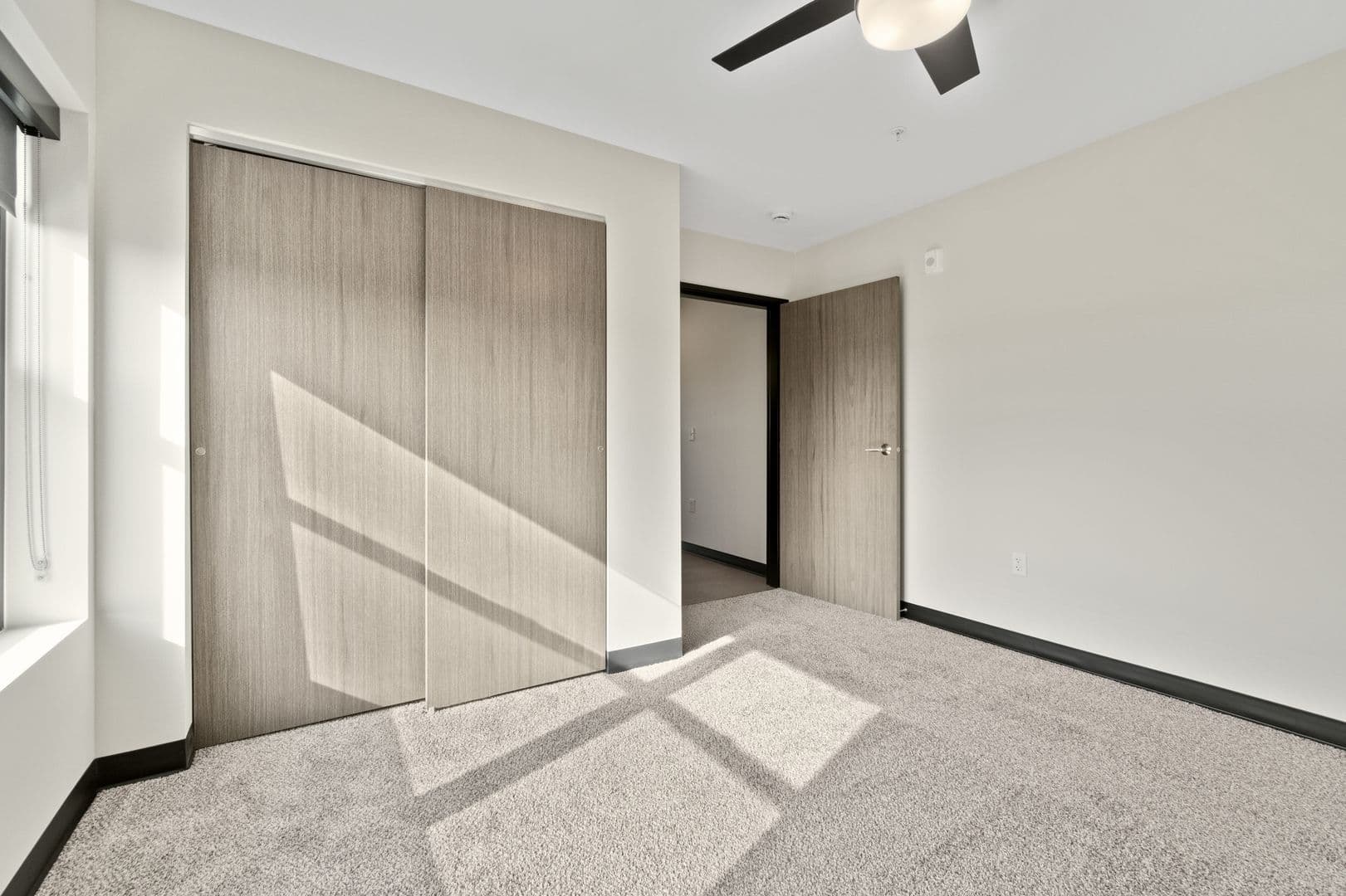 Cedar Rapids Apartment: 275 1st Ave SW